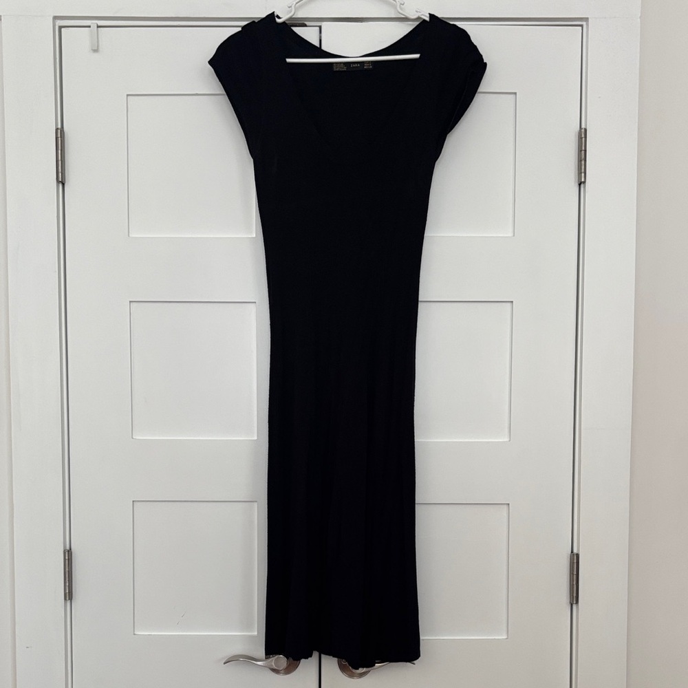 Zara Black Scoop Neck Maxi Dress